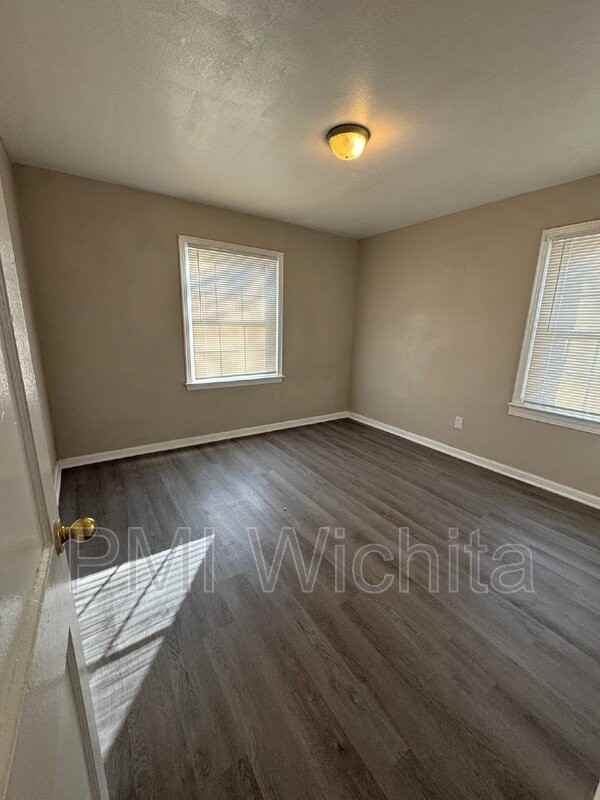 1512 South Pattie Street #1 - Photo 7 of 10