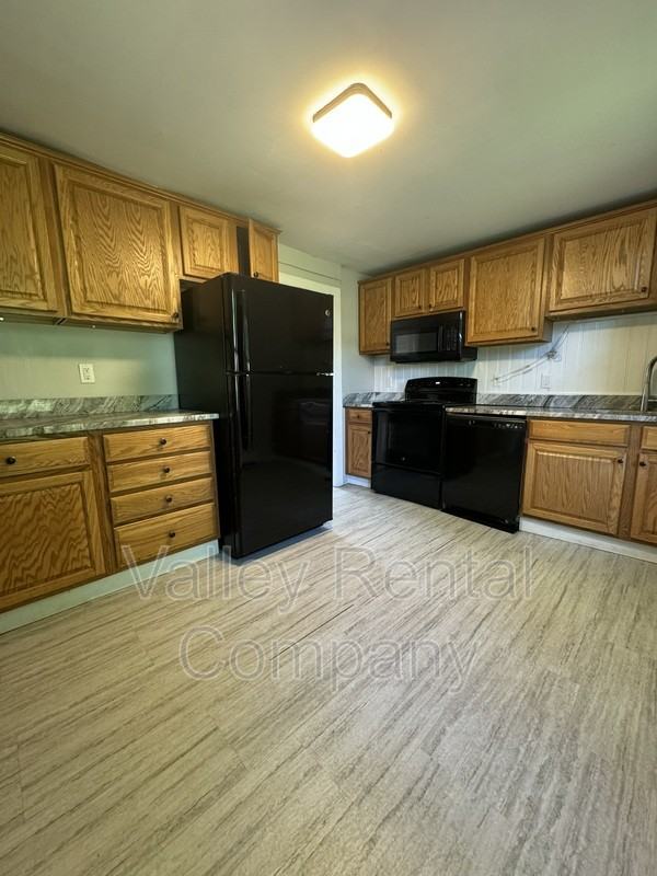 130 West St - Photo 5 of 15