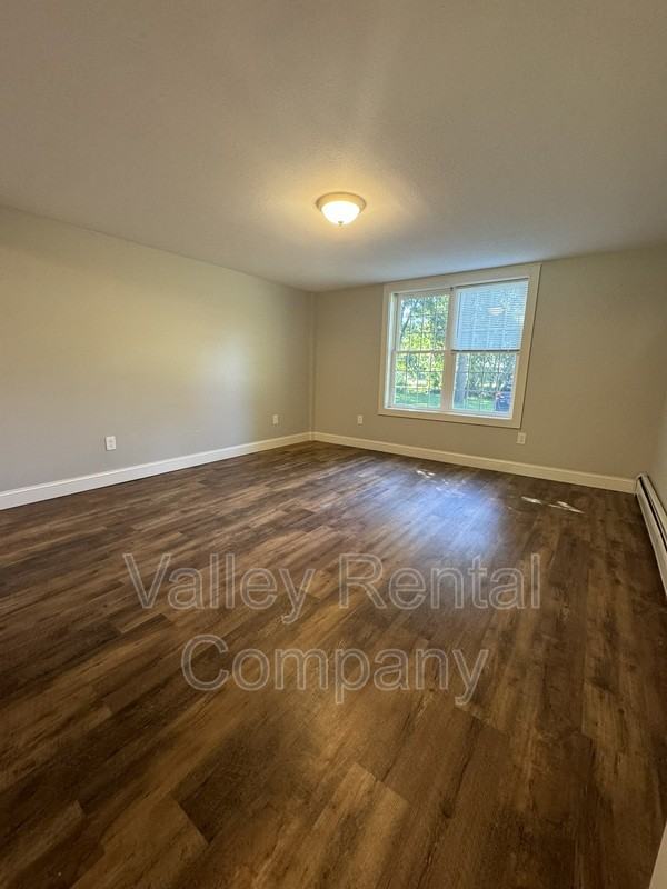 130 West St - Photo 7 of 15