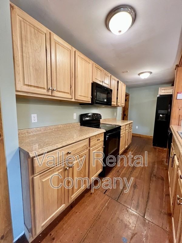 94 Bay Rd - Photo 4 of 11