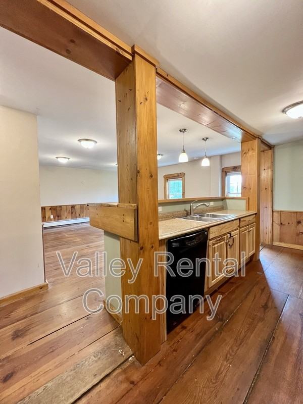 94 Bay Rd - Photo 6 of 11