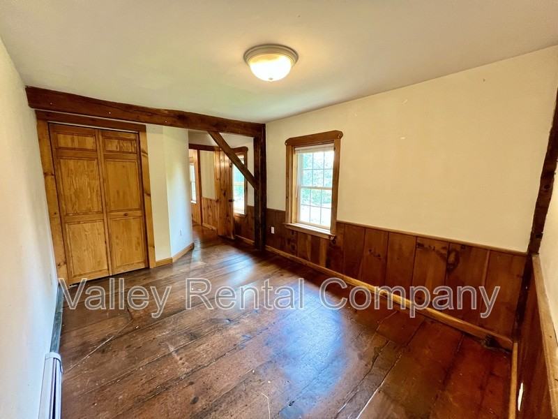 94 Bay Rd - Photo 7 of 11