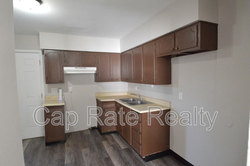 393 Barnett Rd - Photo 5 of 17