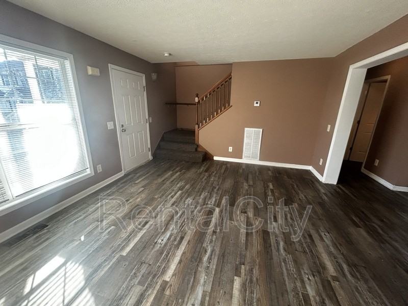 153 Cloverdale St - Photo 2 of 9