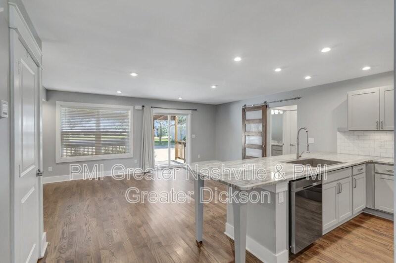 2543 Summit Ct - Photo 6 of 28