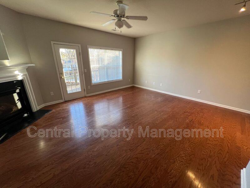 104 Chalet Pl - Photo 4 of 28