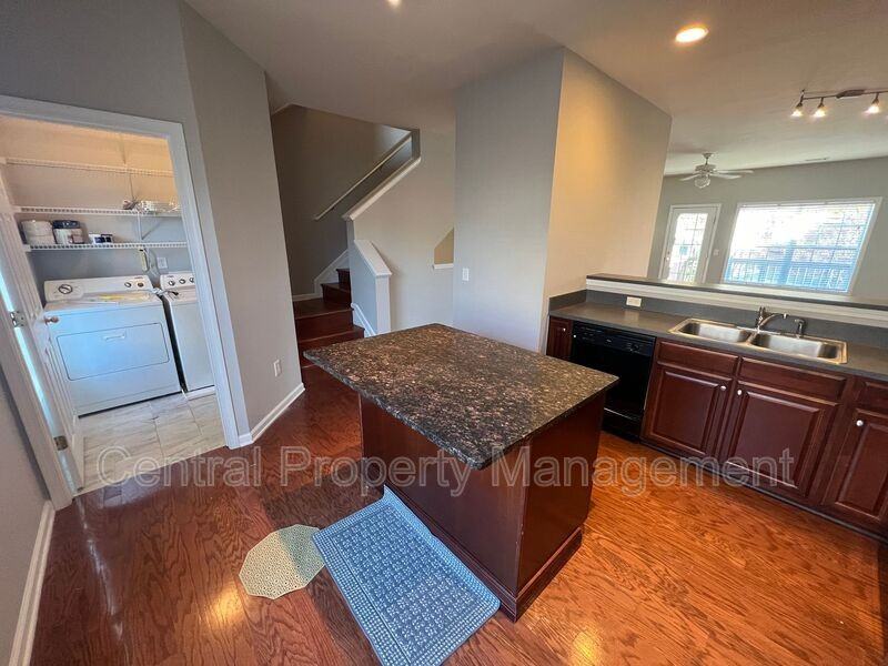 104 Chalet Pl - Photo 6 of 28