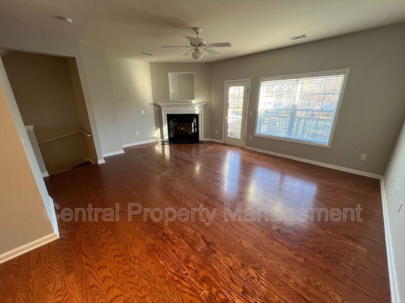 104 Chalet Pl - Photo 7 of 28