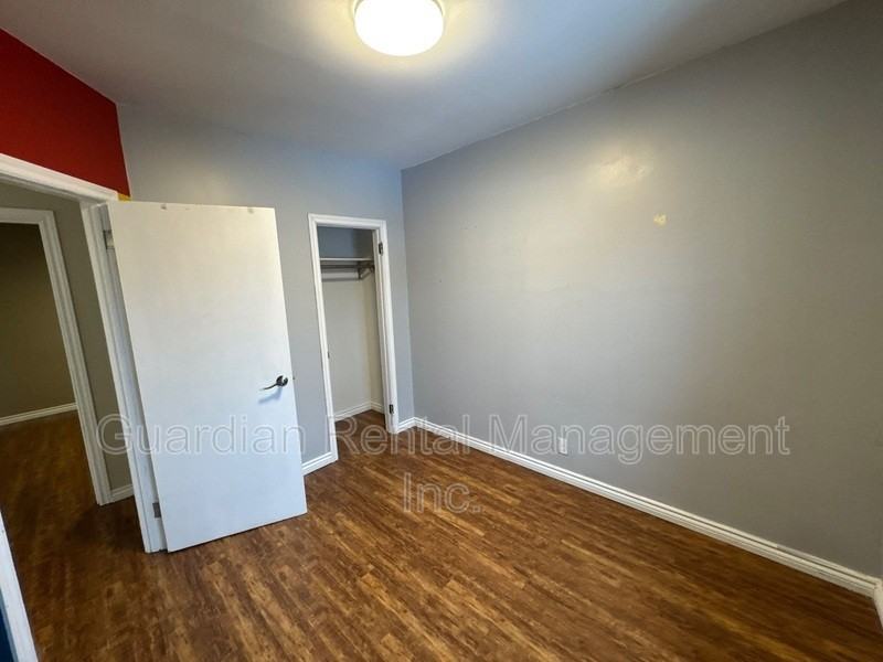 478 Mary St E - Photo 7 of 13