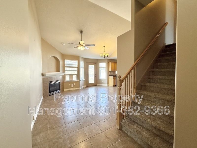 6904 S Adventure Way - Photo 3 of 36