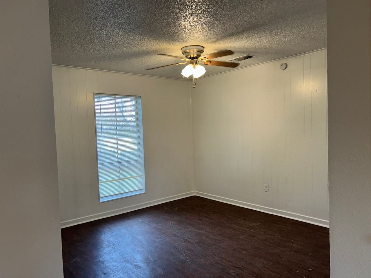 703 E Louisiana Ave - Photo 3 of 16