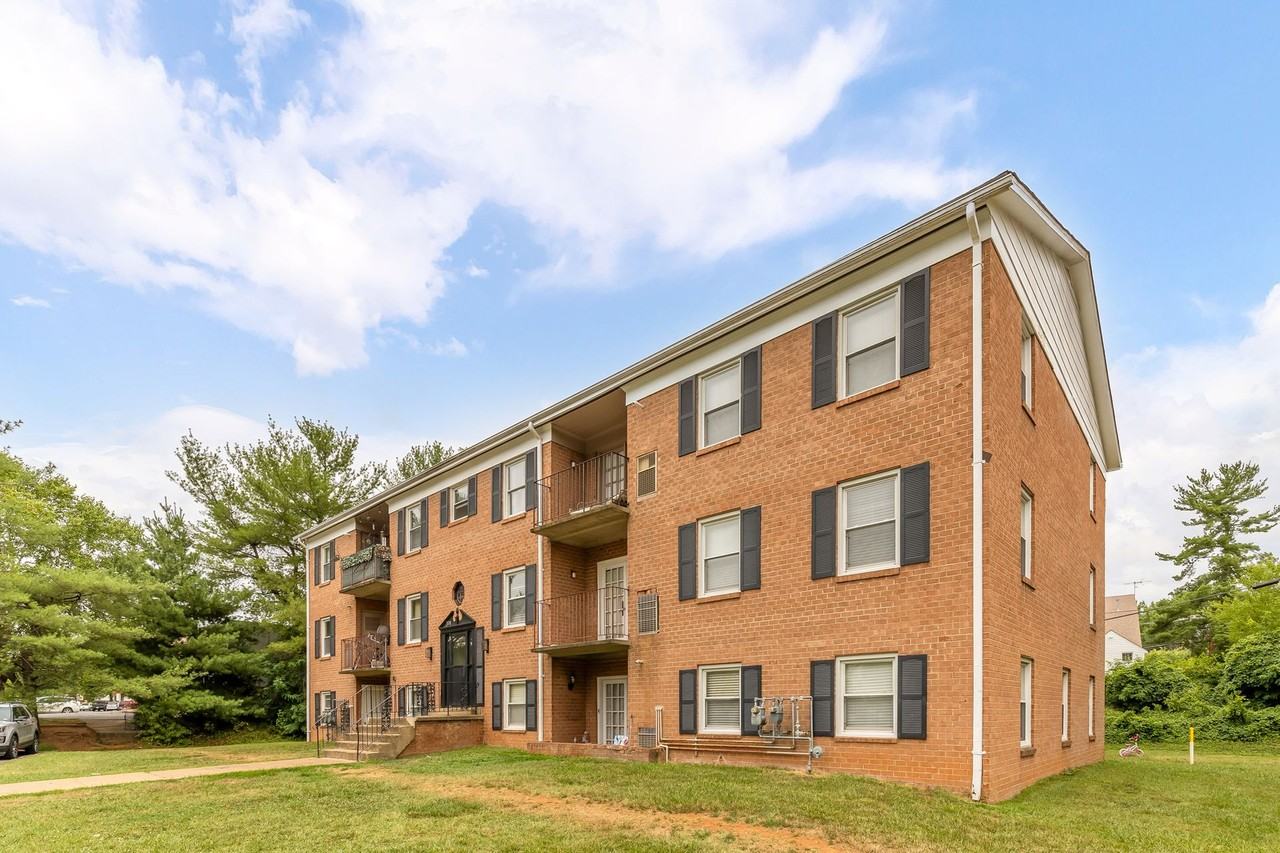 394-404 Jackson St - Photo 2 of 2