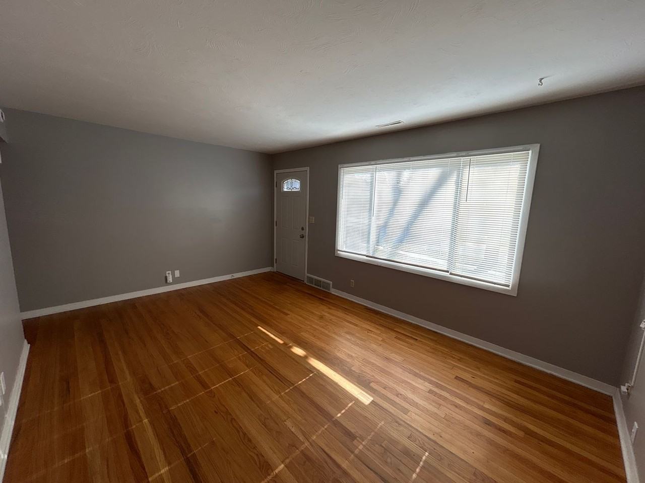 5106 Wilshire Blvd - Photo 2 of 9