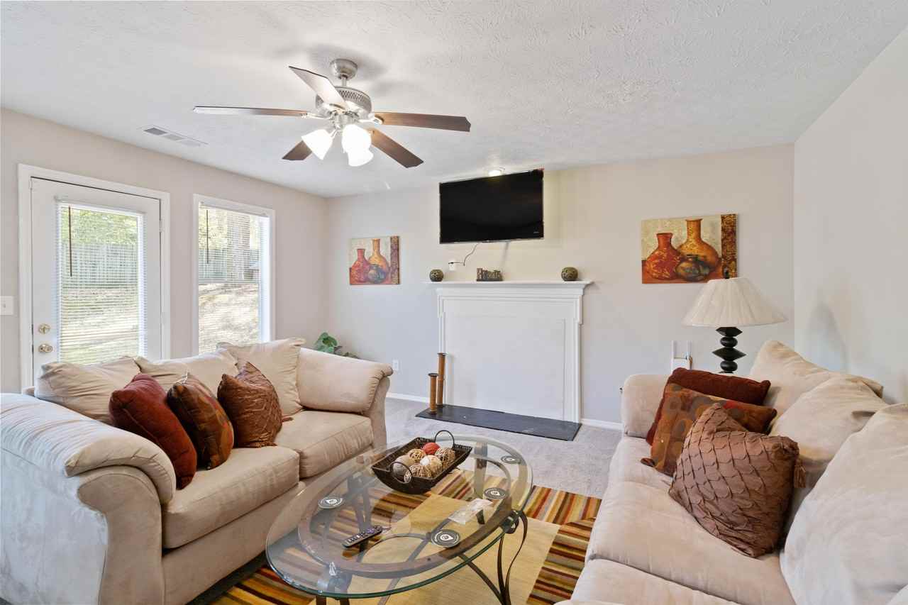 1225 Huntington Place Circle - Photo 3 of 10