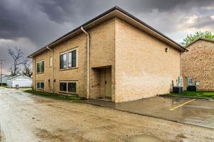 featured image of 236 W 9th St