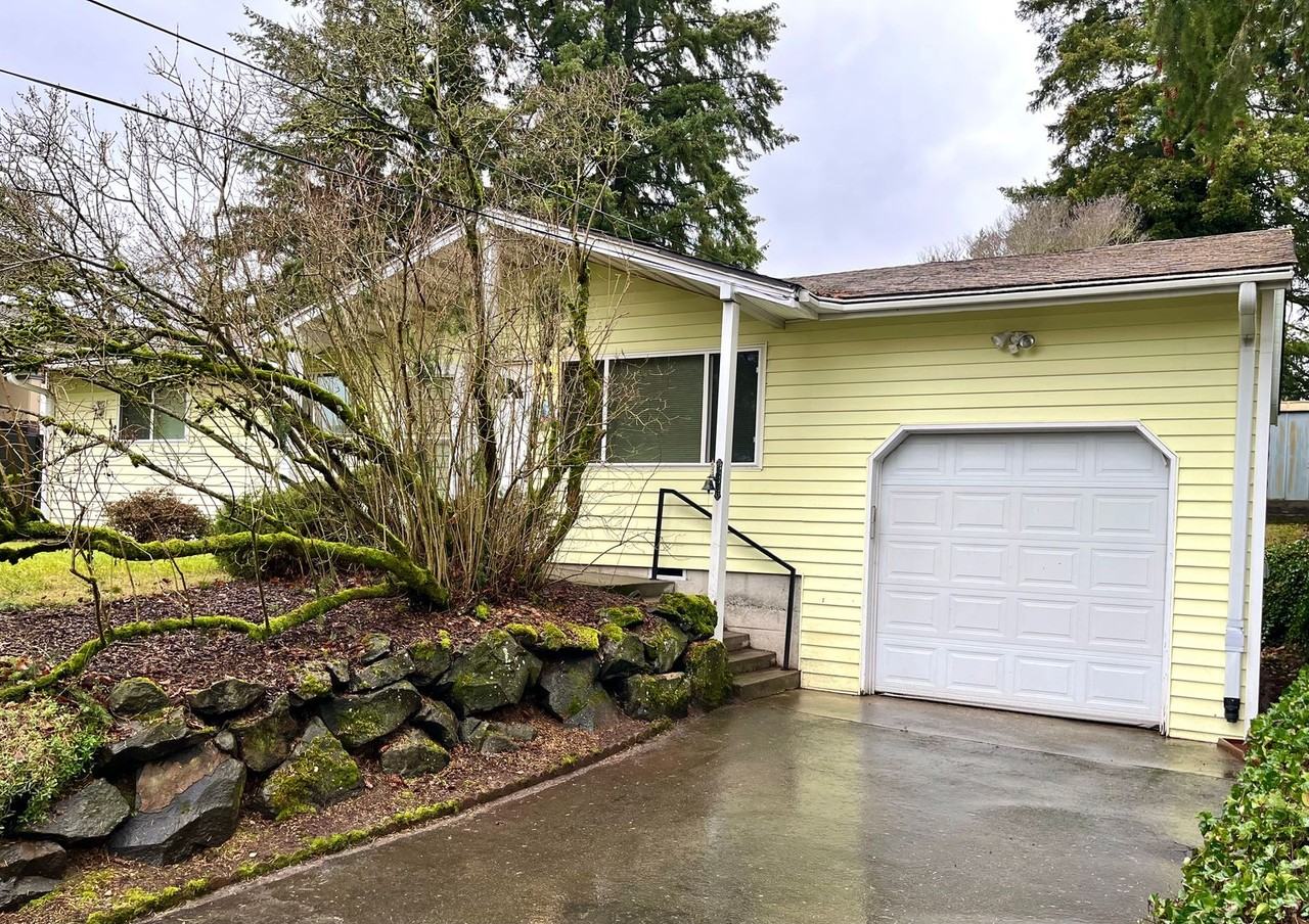 11416 Ne 91st St - Photo 2 of 26