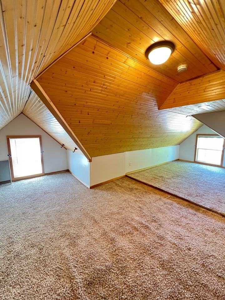 1524 Hughitt Ave - Photo 3 of 38