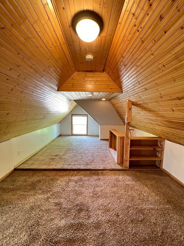 1524 Hughitt Ave - Photo 4 of 38