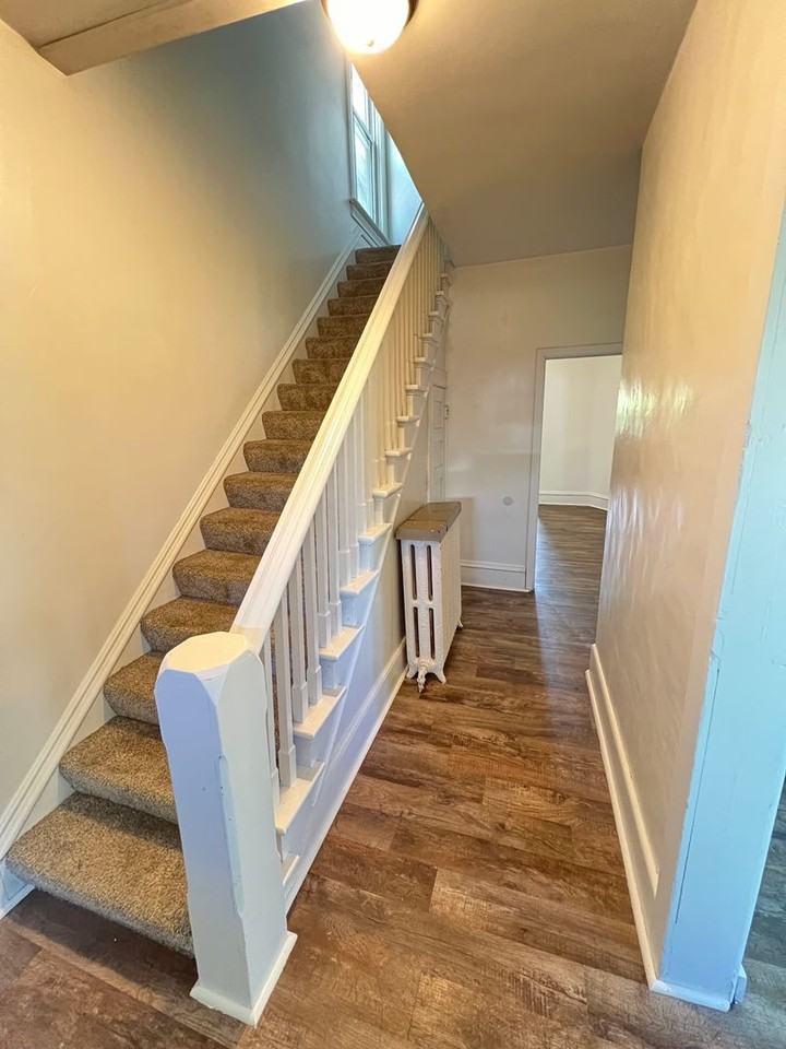 1524 Hughitt Ave - Photo 5 of 38