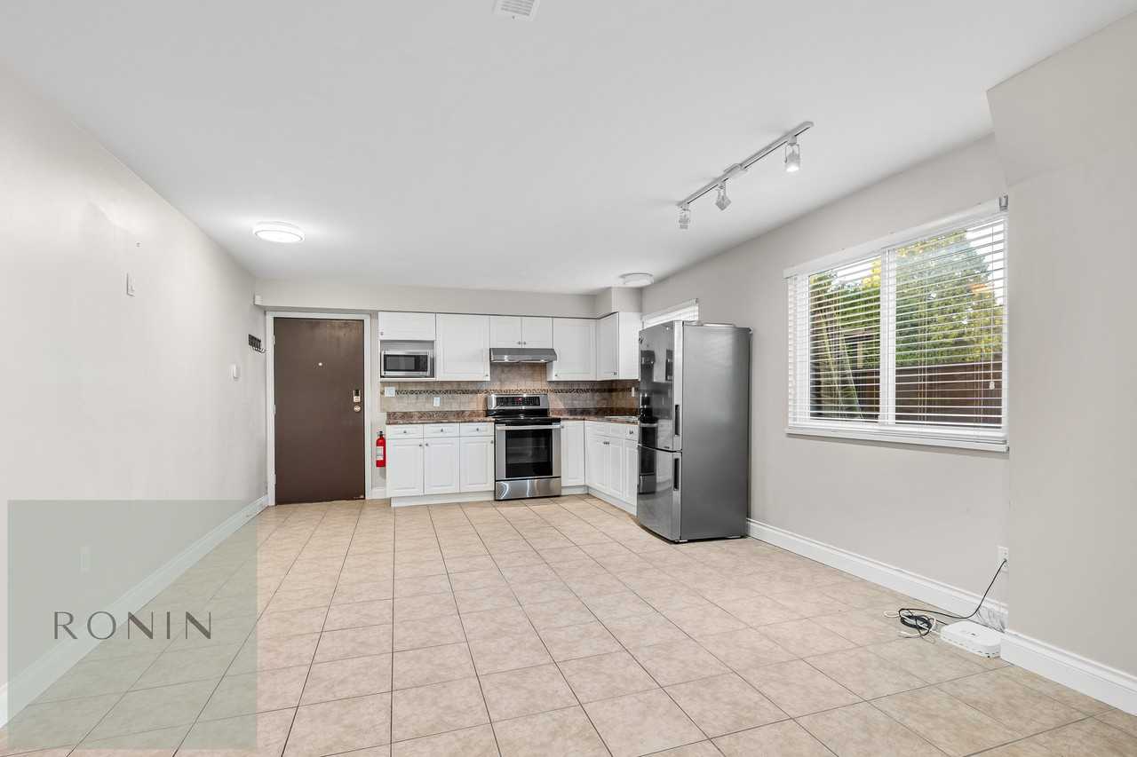 1215 Duthie Avenue - Photo 2 of 28