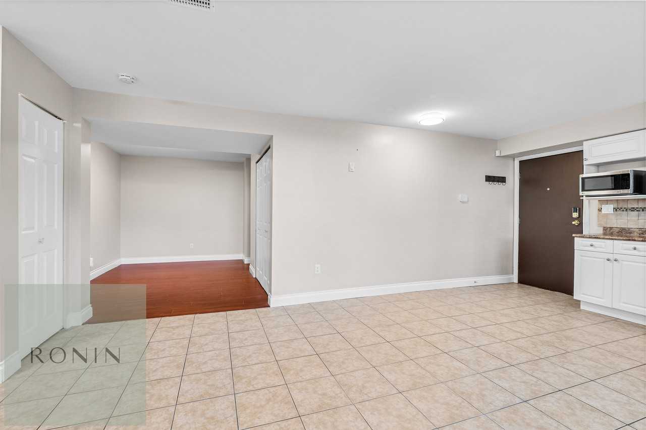 1215 Duthie Avenue - Photo 5 of 28