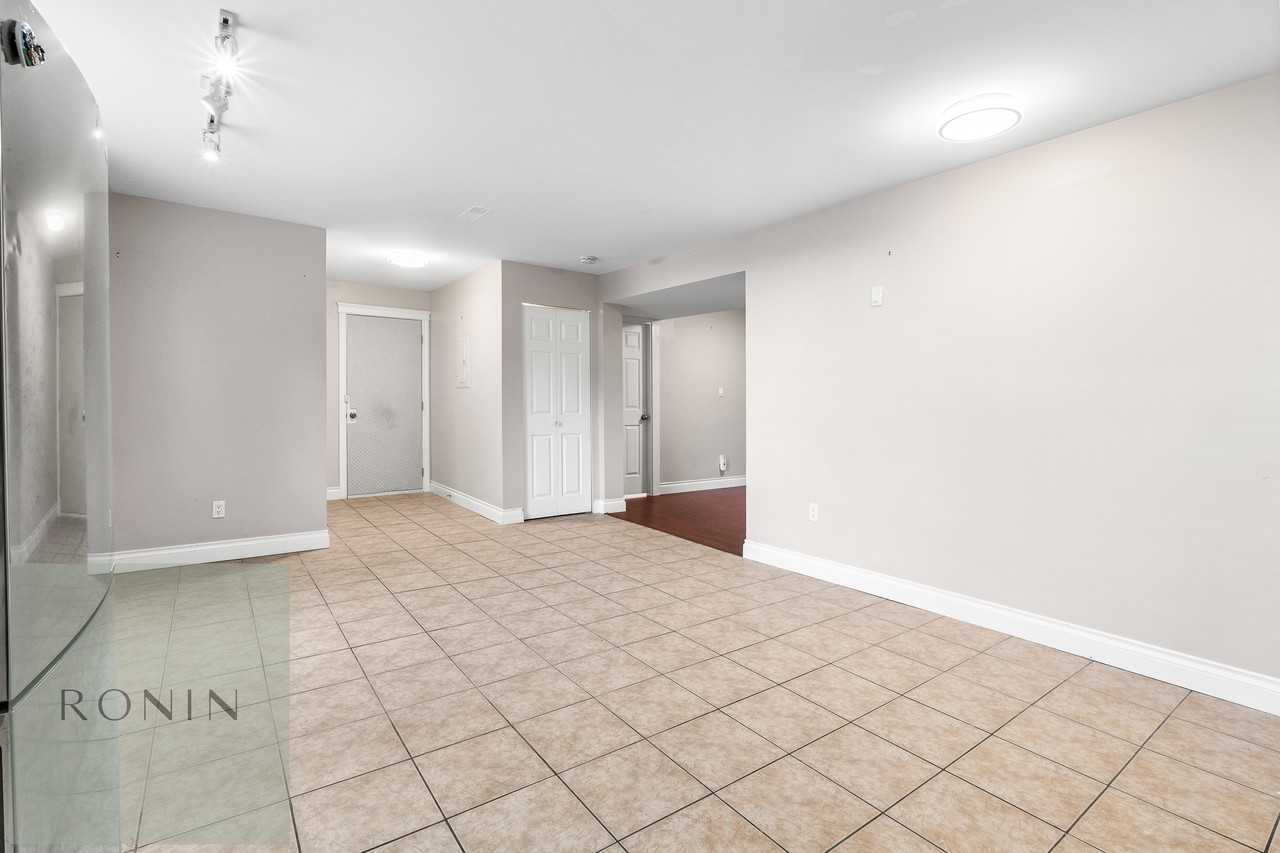 1215 Duthie Avenue - Photo 6 of 28