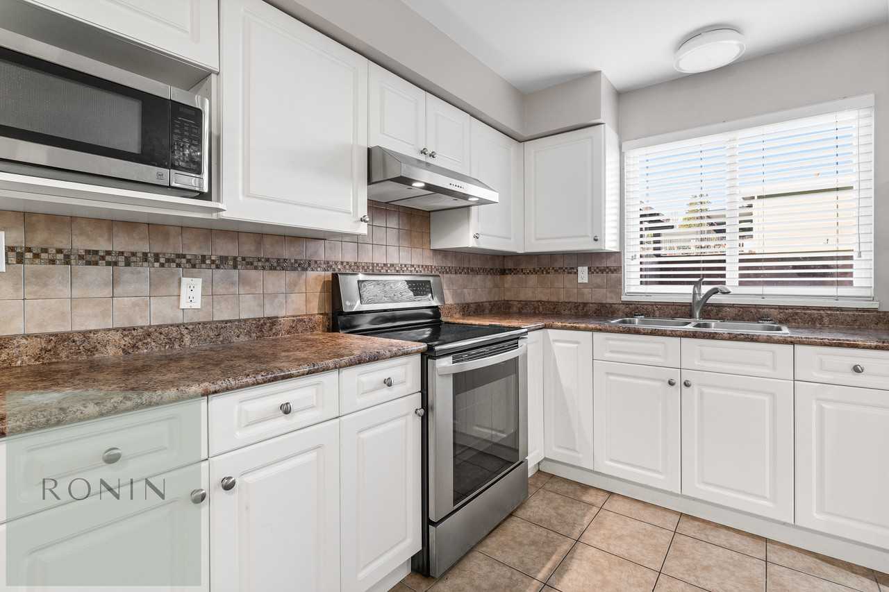 1215 Duthie Avenue - Photo 4 of 28