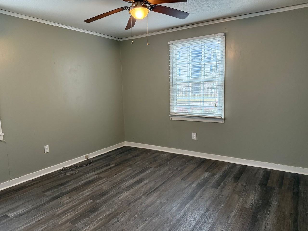 1309 Melody Ln - Photo 4 of 7