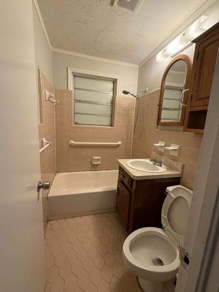 1309 Melody Ln - Photo 6 of 7