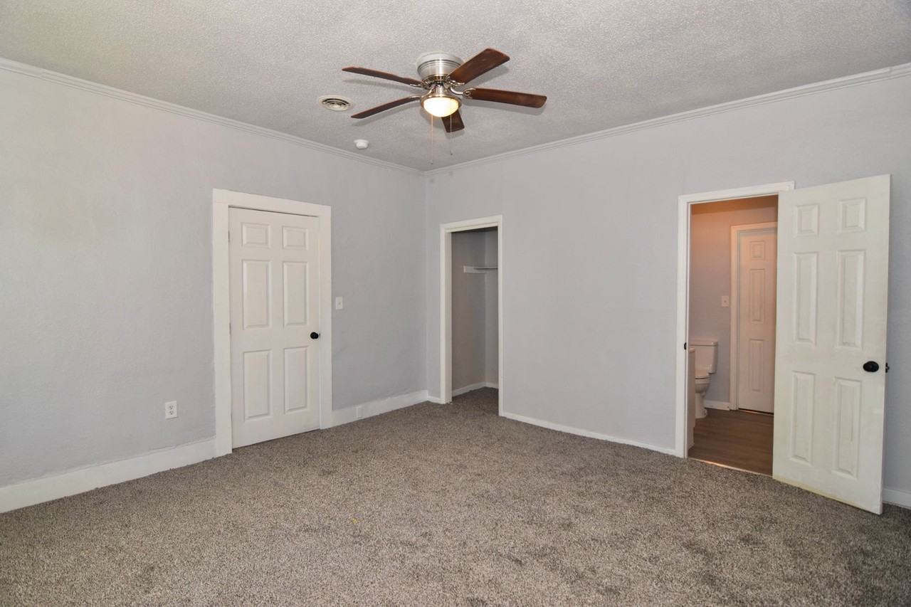 1015 8th St - Photo 7 of 17