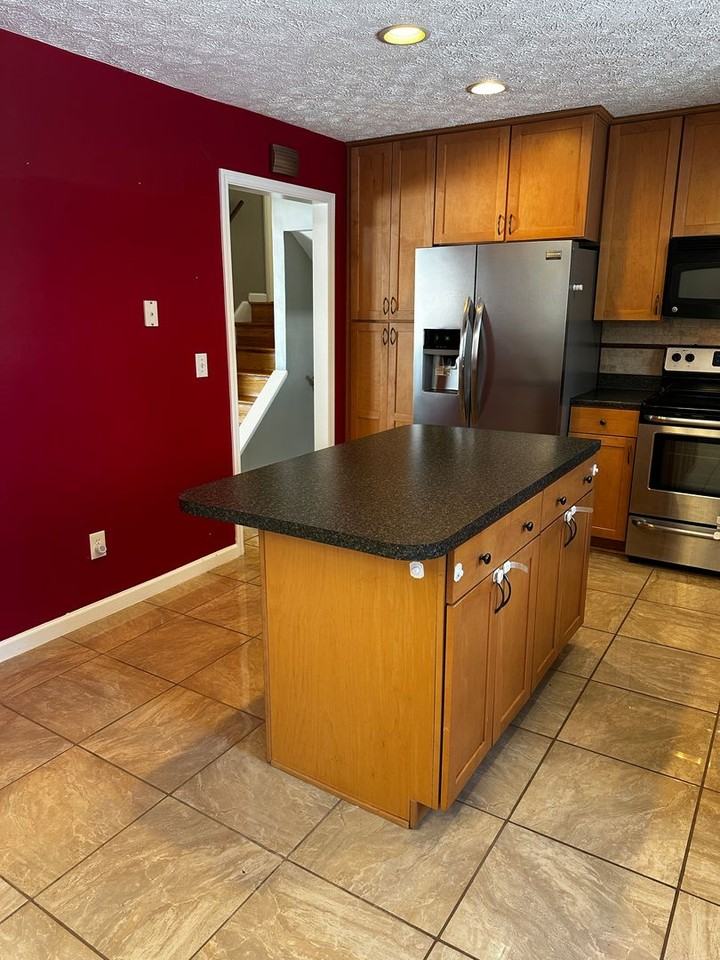 3477 Tree Ln - Photo 3 of 17