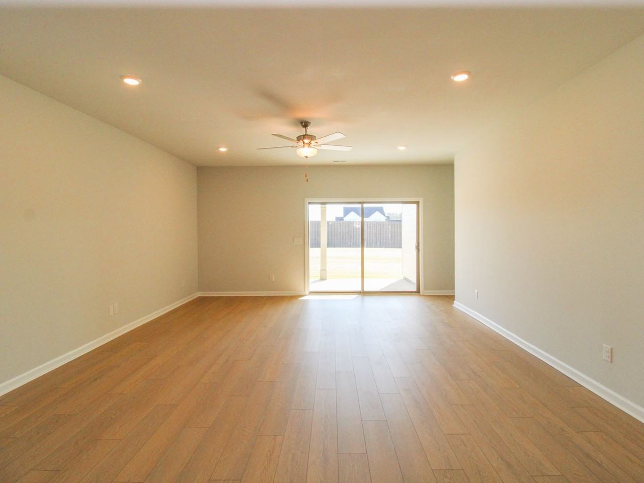 25392 Kenora St - Photo 5 of 28