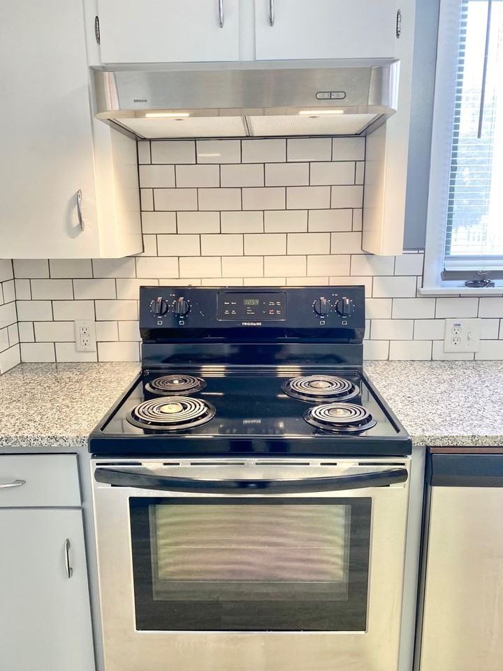 44 Berkshire Ter - Photo 2 of 20