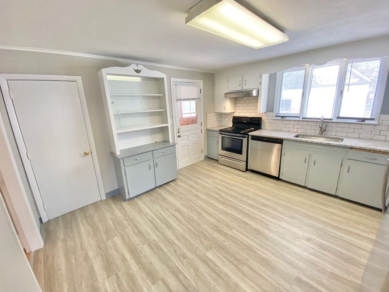 44 Berkshire Ter - Photo 5 of 20