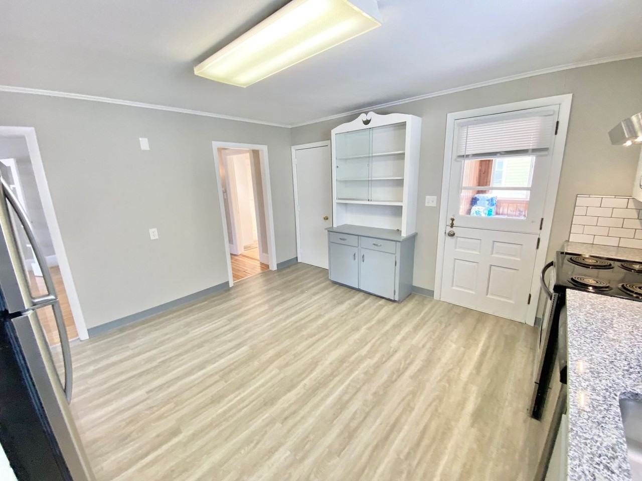 44 Berkshire Ter - Photo 6 of 20