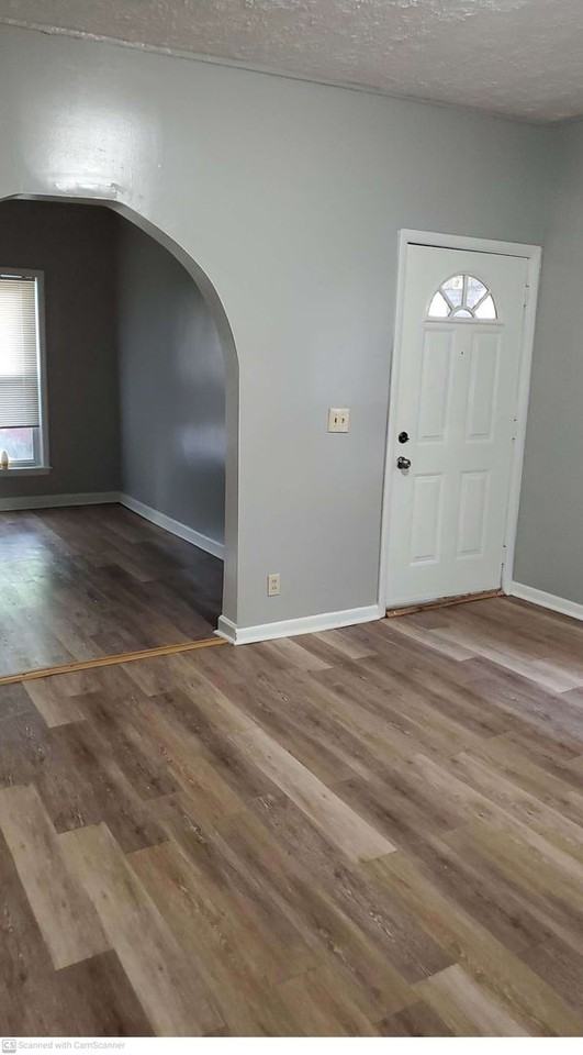 31 Bidleman St - Photo 2 of 14