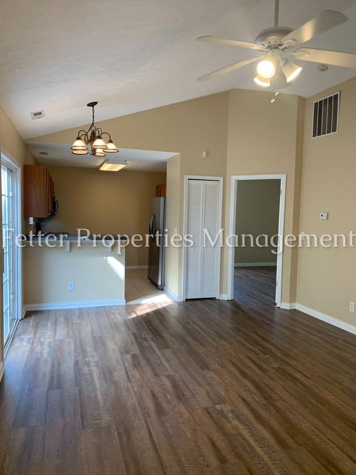 5879 Riverwalk Cir - Photo 2 of 11