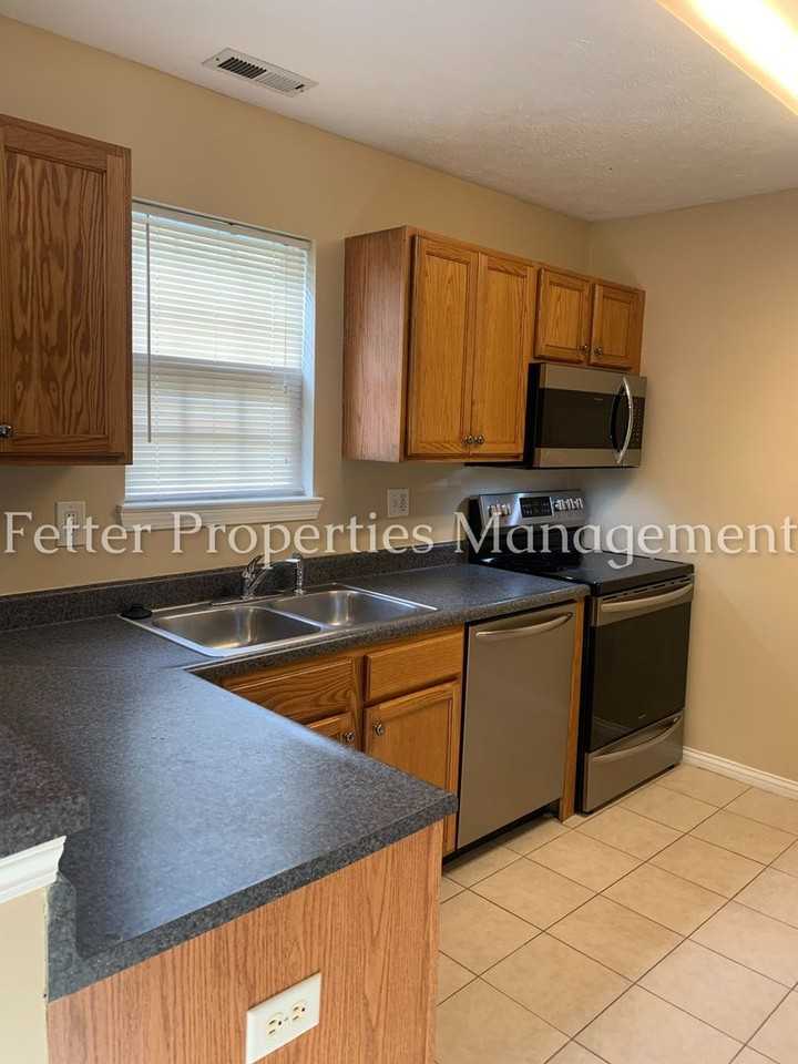 5879 Riverwalk Cir - Photo 3 of 11