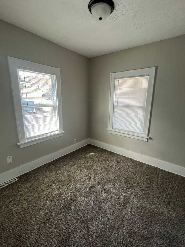 4257 Corby Street - Photo 5 of 12