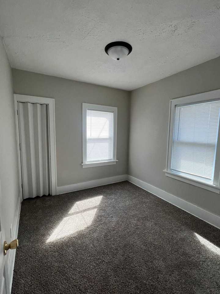 4257 Corby Street - Photo 6 of 12