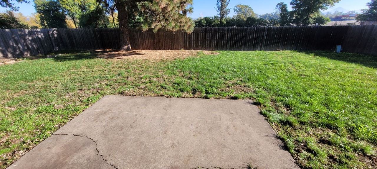 1240 Vista Dr - Photo 2 of 9