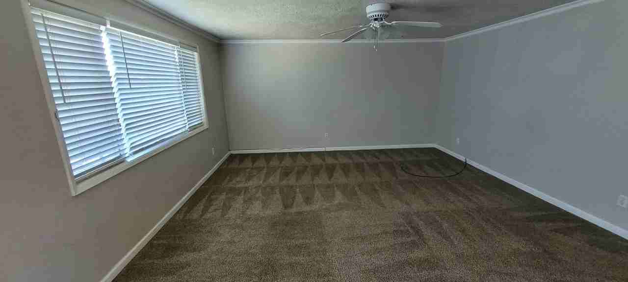 1240 Vista Dr - Photo 6 of 9