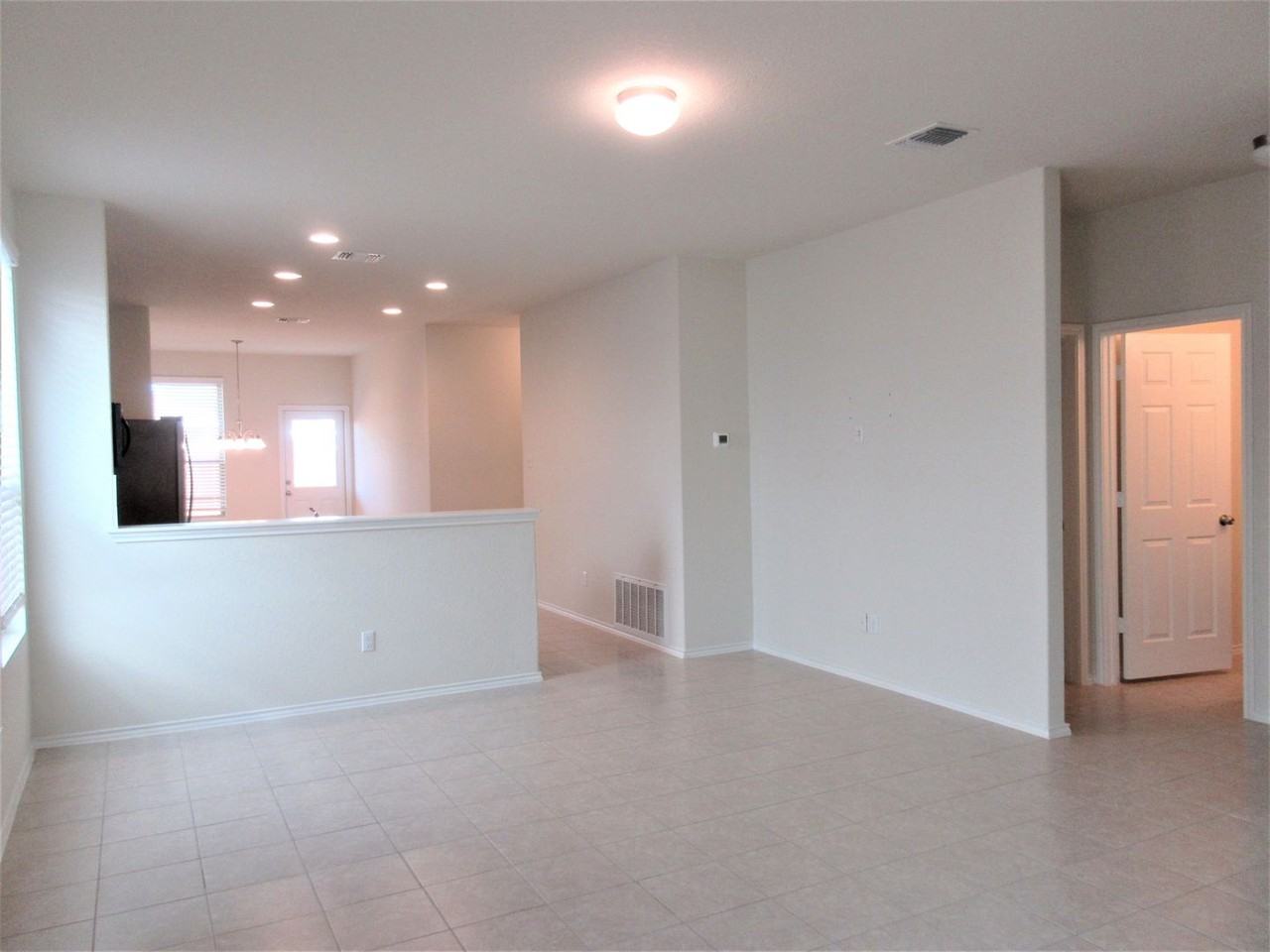 124 Green Egret Way - Photo 4 of 30