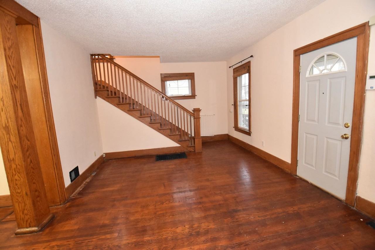 1327 Corby Blvd - Photo 3 of 26