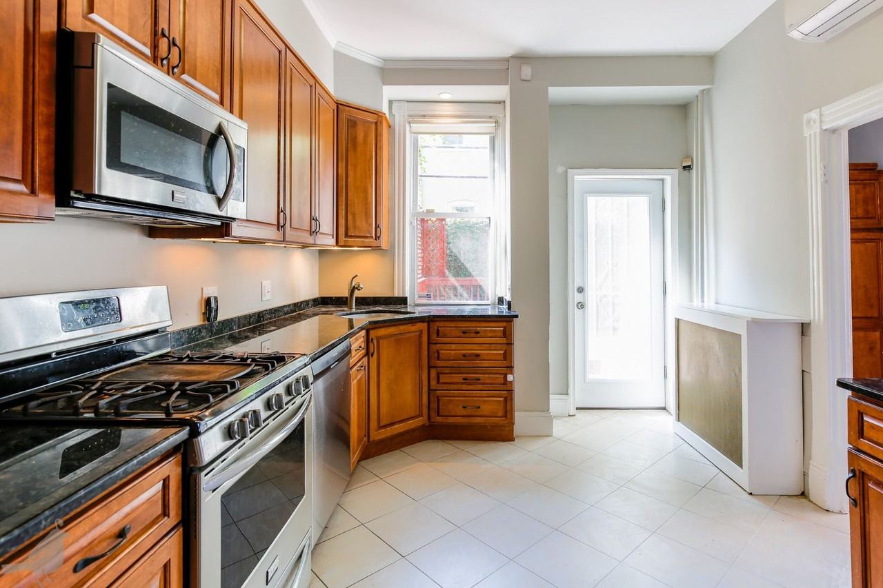 742 Harvard St Nw - Photo 3 of 50
