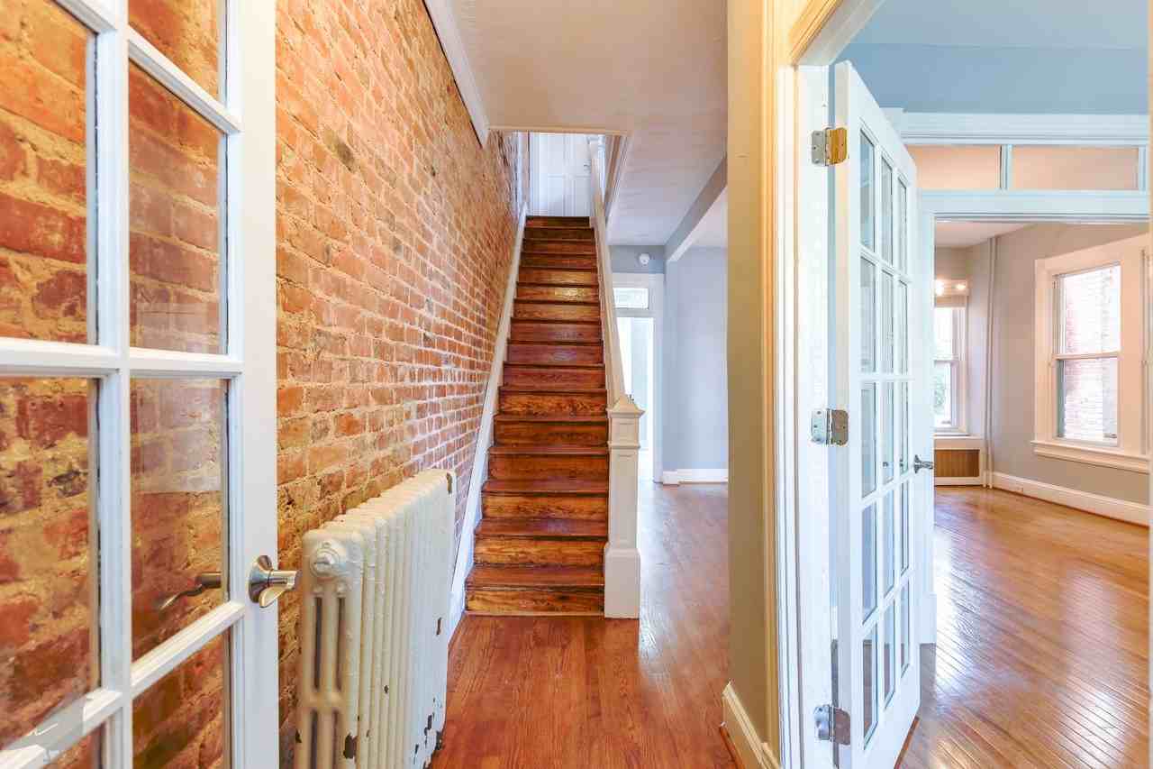 742 Harvard St Nw - Photo 6 of 50