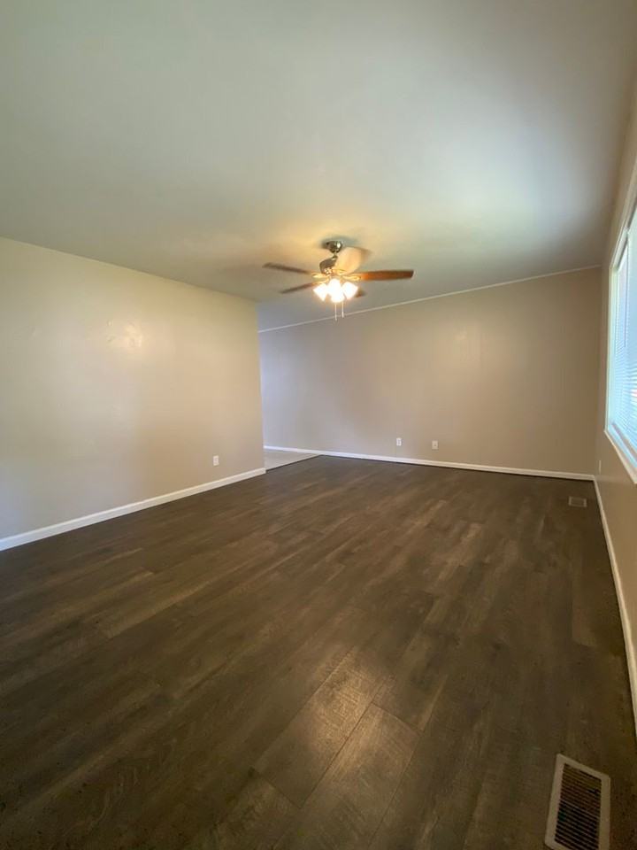 1216 Dogwood Ln - Photo 3 of 18