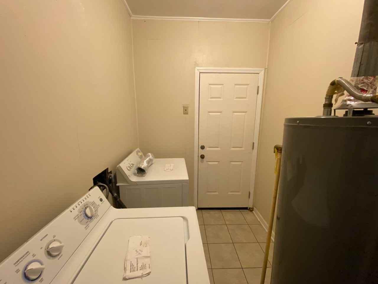 1409 Southwood Dr - Photo 2 of 7