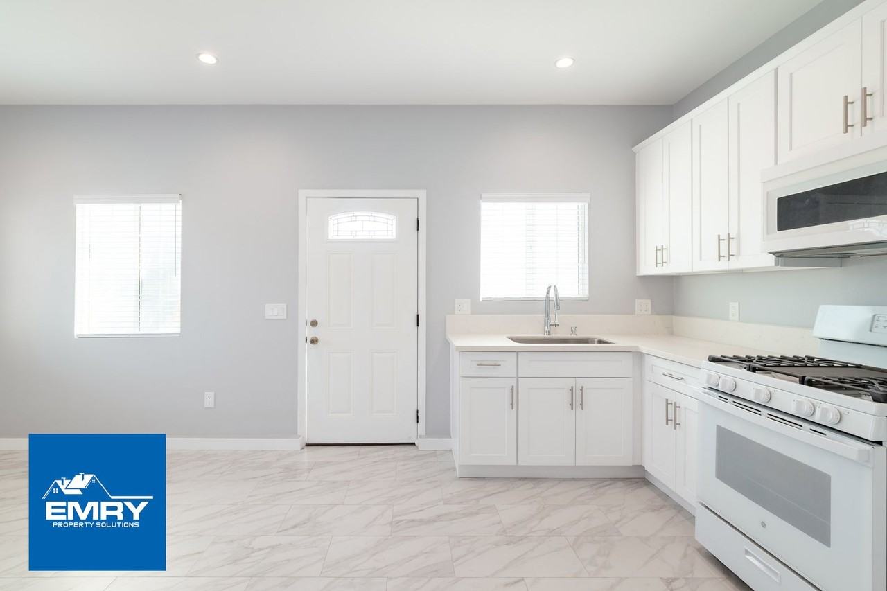 10624 Swinton Ave - Photo 3 of 15