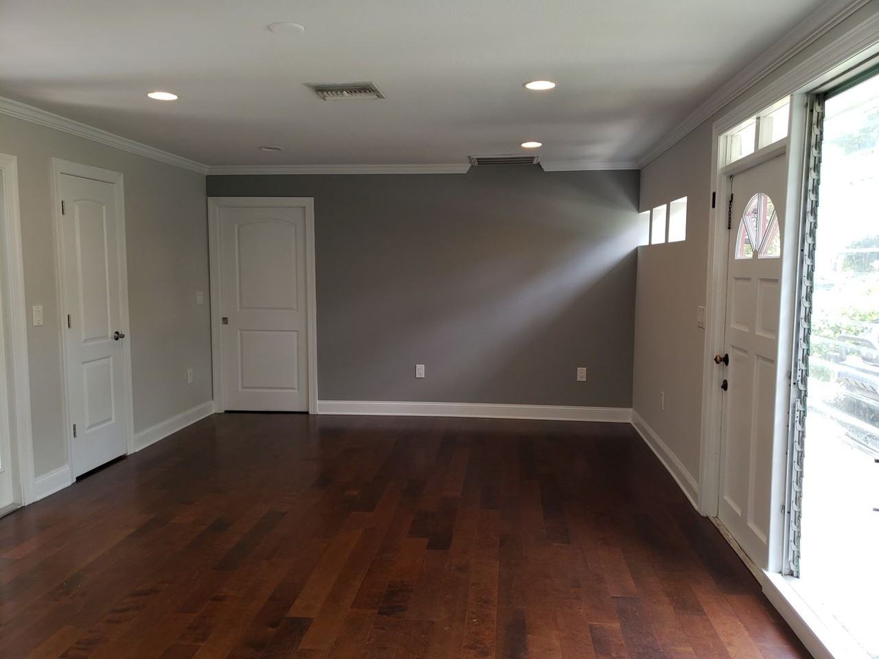 914 S Fremont Ave - Photo 7 of 23